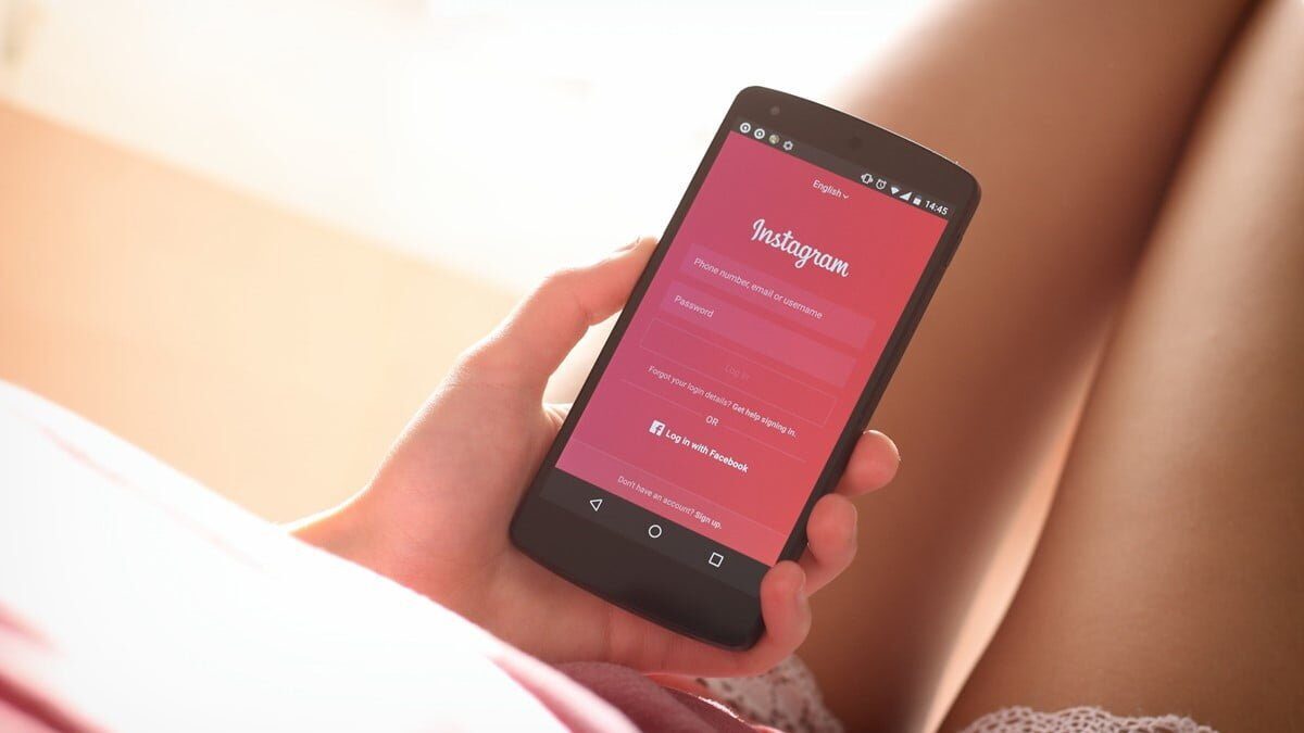Jak podzielić się czyjąś historią na Instagramie?