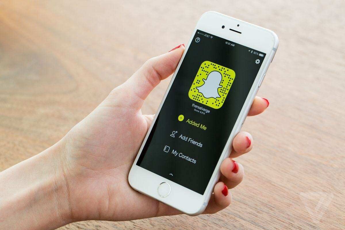 How to create custom Snapchat filters with SketchAR?