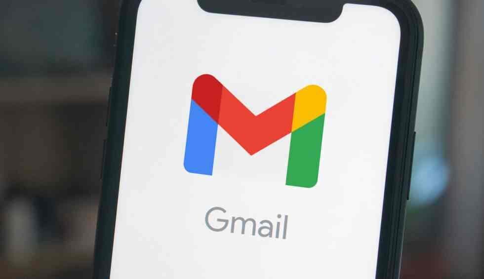 Jak pobrać wszystkie załączniki z wiadomości e-mail w Gmailu?